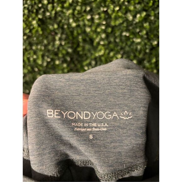 Beyond Yoga High Rise 24 Inch Length Leggings Size Small Blue Green - Picture 4 of 4